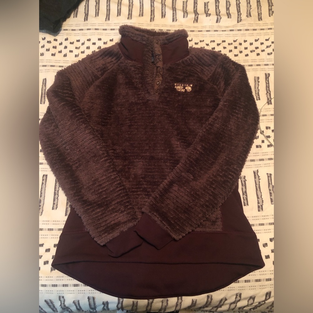 Mountain Hardware Pullover